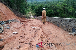 Akses jalan ke SMAN 2 Tukka Tapteng terancam ditutup