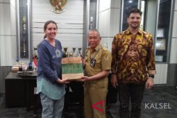 Plt Bupati HST kedatangan tamu Bule dari Australia, ada apa?