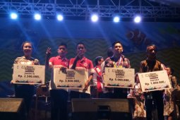SMP Don Bosco - Legacy Sawangan juara festival kolintang Manado Fiesta 2018