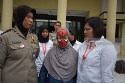 Polisi Tangkap Pengelola Panti Pijat "Bu Mamik"
