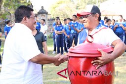 Buleleng laksanakan aksi bersih-bersih Pantai Buyan-Pemuteran