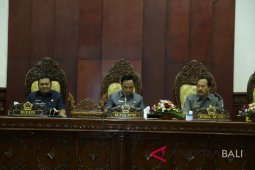 Bupati Gianyar tingkatkan pendapatan pajak daerah