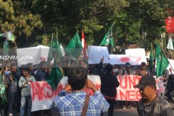 HMI Cabang Surabaya Tuntut Pemerintah Respons Permasalahan Ekonomi (Video)