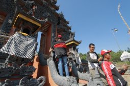 Peserta Kirab Pemuda Kunjungi Desa Wisata Banuroja