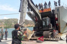 Prajurit Zeni dan Marinir tiba di Lombok