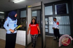 FIHRRST Dan  BINUS Bantu Warga LP Tangerang