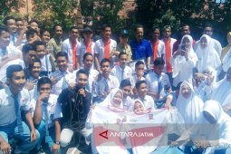 Manajemen Madura United Memotivasi Pelajar Cinta Olahraga