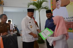 Bupati berangkatkan  qori-qoriah umroh