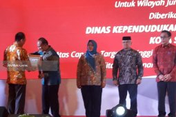 Dapat Penghargaan, Dispendukcapil Surabaya Terus Ciptakan Inovasi Baru Pelayanan Publik