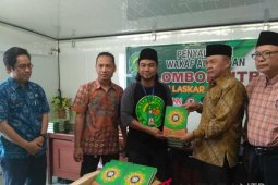 Yayasan LPS serahkan 1.584 wakaf  Quran