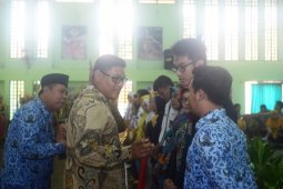 Wali Kota Kediri Beri Penghargaan Siswa Berprestasi