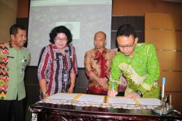 DLH Pontianak luncurkan "siperkasa-gps" pantau aktivitas armada sampah