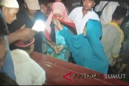 Dua jenazah terduga teroris dimakamkan