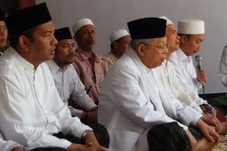 Cawapres Ma'ruf Amin Ziarah ke Makam Pahlawan Nasional Situbondo (Video)