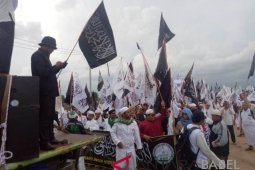 Ribuan warga Bangka Belitung gelar aksi bela bendera tauhid