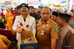 Wali Kota Padangsidimpuan galang dana korban bencana di Palu