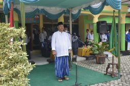 Hari santri, Bupati Langkat pakai kain sarung