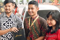 Pertamina beri hadiah kepada pelanggan berbaju batik