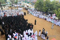 Ribuan Santri Rakha Pawai Peringati Hari Santri