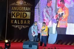 Kayong Utara terima penghargaan "Kabupaten Peduli Penyiaran"