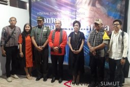 Bupati Nikson harapkan 'ulos tonun' jadi primadona