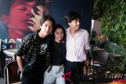 Band Iqbaal Ramadhan akan membuka konser LANY
