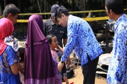 Sekda serahkan bantuan untuk korban kebaran