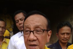 Golkar pecat 3 Caleg, Akbar Tanjung : tidak taat asas