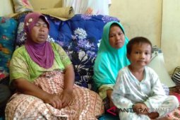 Lemari dan kulkas selamatkan nyawa ibu dan anaknya