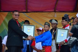 Sijang pecahkan rekor MURI buat 2.018 meriam bambu