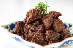 Sumbar bantu 600 kg rendang untuk korban tsunami