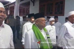 Cawapres Ma'ruf Amin Silaturahim ke Ponpes Bondowoso (Video)