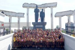 Ribuan Pelajar SD-SMP se-Surabaya Kunjungi Wisata Kepahlawanan