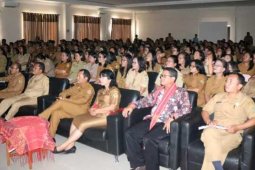 Kemendikbud motivasi pengajar di Samosir