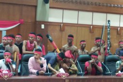 DPRD surati menteri tangguhkan proses izin HPH