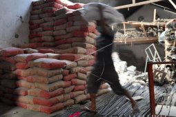 Harga barang strategis di Ambon masih bertahan