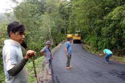 Perbaikan ruas jalan penghubung antardesa