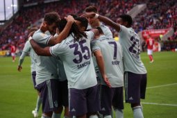 Liga Jerman - Bayern Muenchen tak tersentuh di puncak