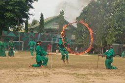 "Lompat Harimau" anggota TNI meriahkan HUT TNI di Jambi