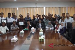 Gubernur Pesan Kades Ikhlas Bekerja