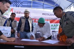 Fasha serahkan "tali kasih" Jambi untuk Palu-Donggala