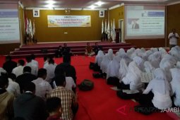 Calon perawat Jambi peroleh materi pemahaman demokrasi