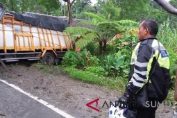 Dua tewas tabrakan tronton di Sibolangit