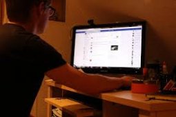 Istirahatkan mata setiap dua jam setelah terpapar monitor