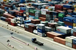 "Buffer Area" Perlancar Lalu Lintas di Pelabuhan