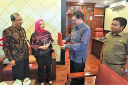 Pemkot San Salvador minat belajar kerajinan di Gianyar