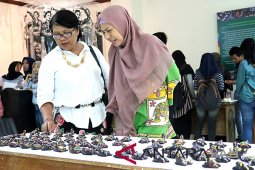 Undiksha rintis cendera mata khas Buleleng