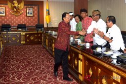 Gubernur Bali  komitmen penguatan "Desa Pakraman"