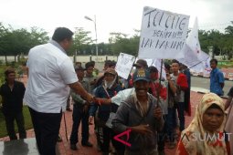 Bupati jamin masalah buruh dengan PT Nagali selesai