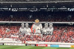 Pelatih Persija Tersanjung Penghargaan The Jakmania